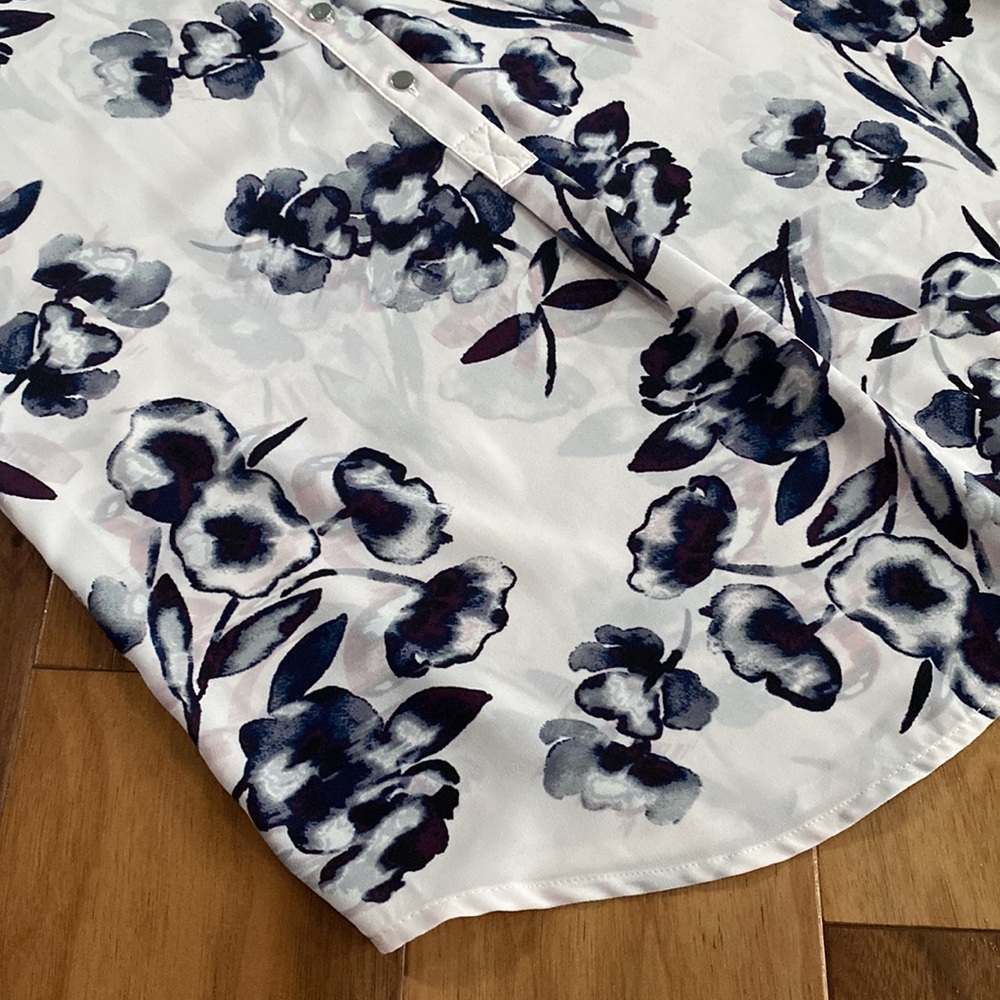 Floral blouse - Picture 4 of 4